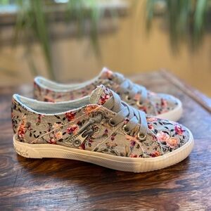 Kids Floral Canvas Sneakers
